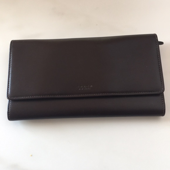 Coach Handbags - NWOT vintage Coach brown leather  wallet